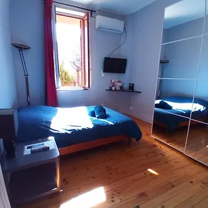 T1 Métro Mermoz Appartement