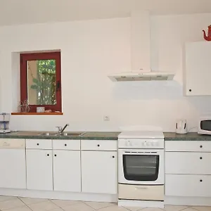 4 Bedroom Stunning In Hébergement de vacances Trédarzec